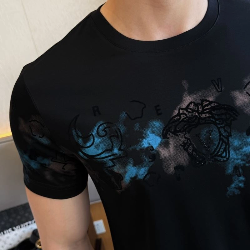 Sleek Versace T-Shirts 175241