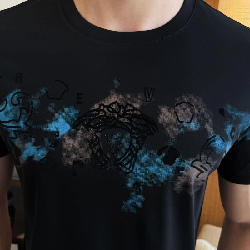 Sleek Versace T-Shirts 175241
