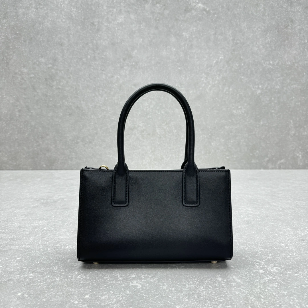 Comfortable Versace Top Handle Bags 69470
