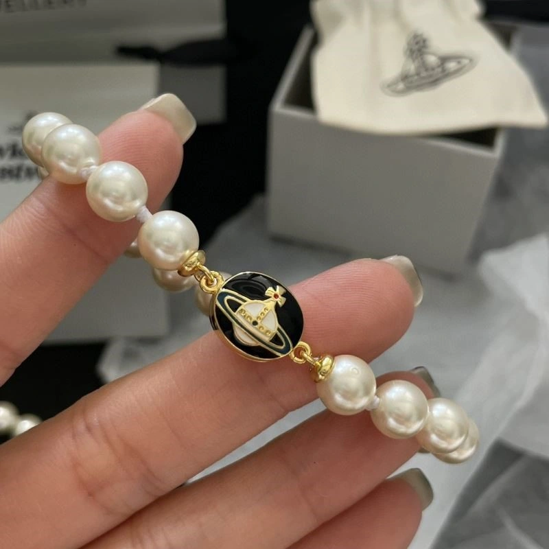 Effortless Vivienne Westwood Bracelets 210297