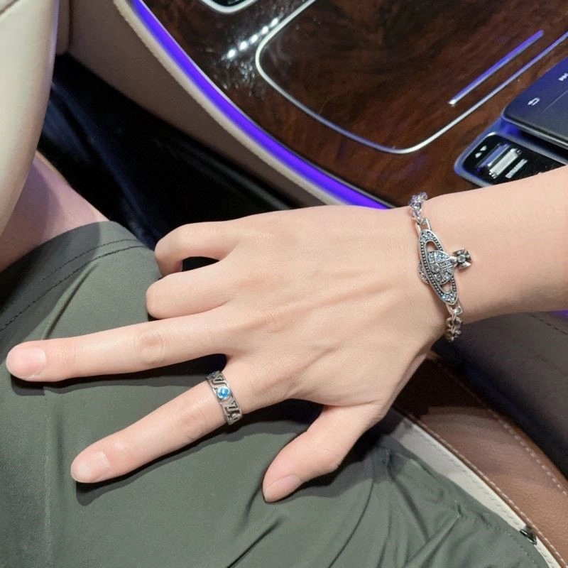 Effortless Vivienne Westwood Bracelets 210270