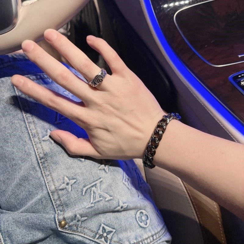 Comfortable Vivienne Westwood Bracelets 209580