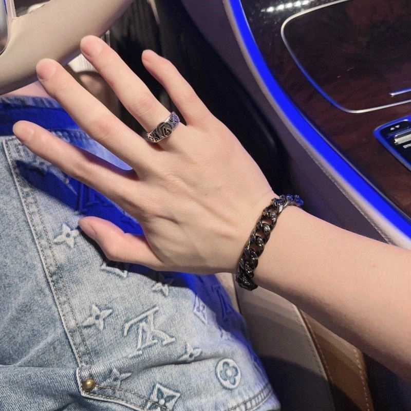 Comfortable Vivienne Westwood Bracelets 209580