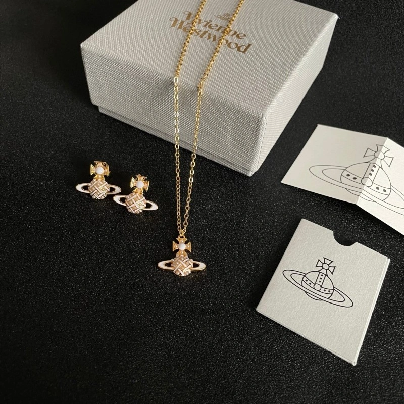 WellDesigned Vivienne Westwood Earrings 208318