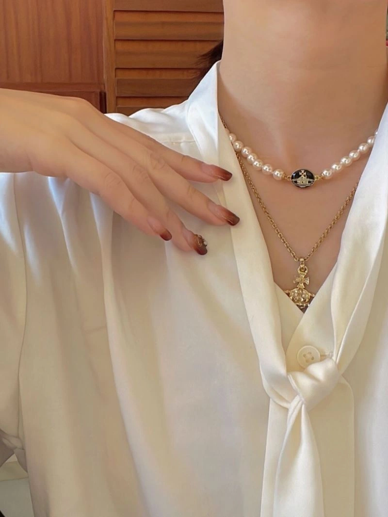 Compact Vivienne Westwood Necklaces 213563