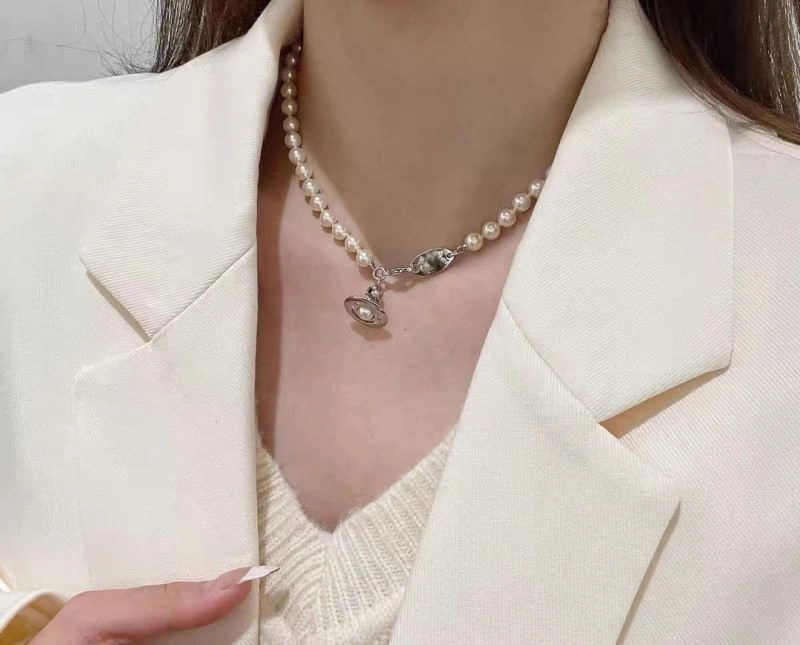 Vivienne Westwood Necklaces Unisex 213160