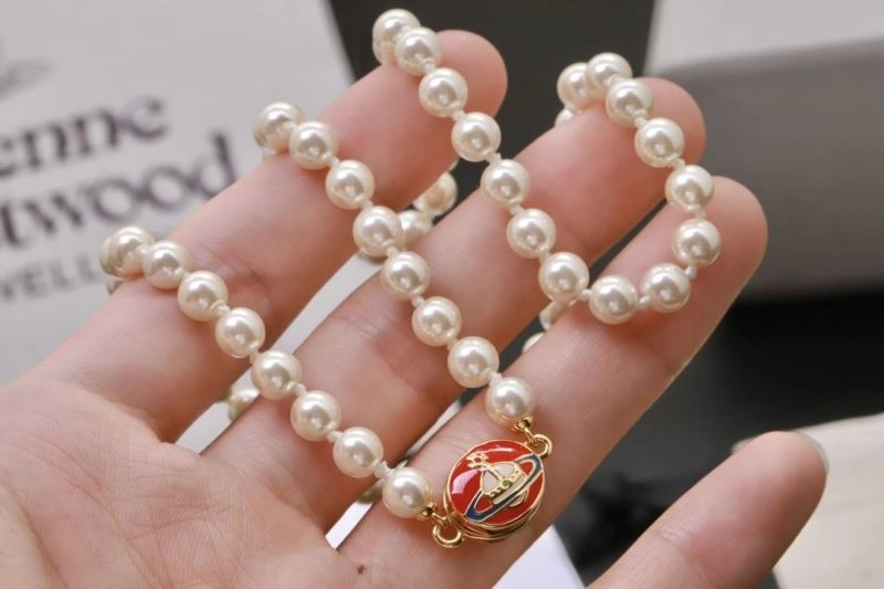Fashionable Vivienne Westwood Necklaces 214399