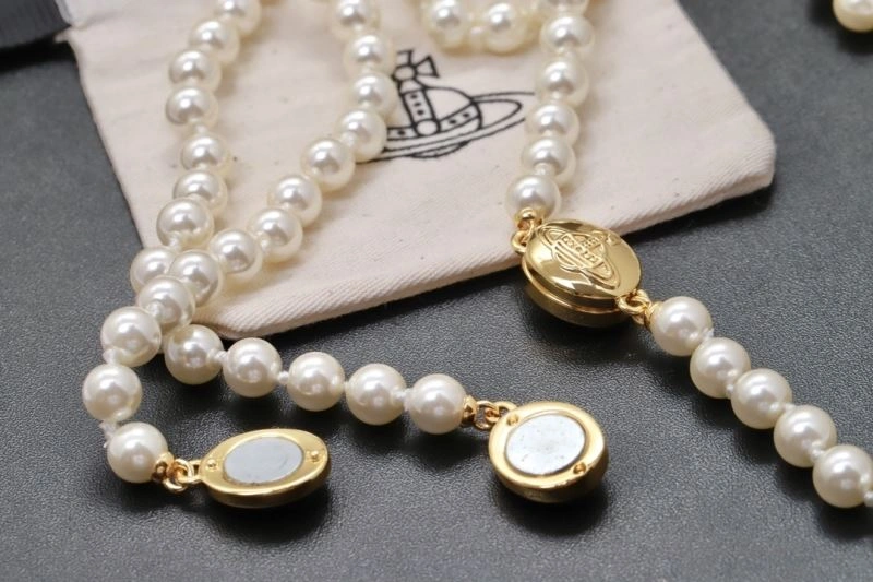 Fashionable Vivienne Westwood Necklaces 214399