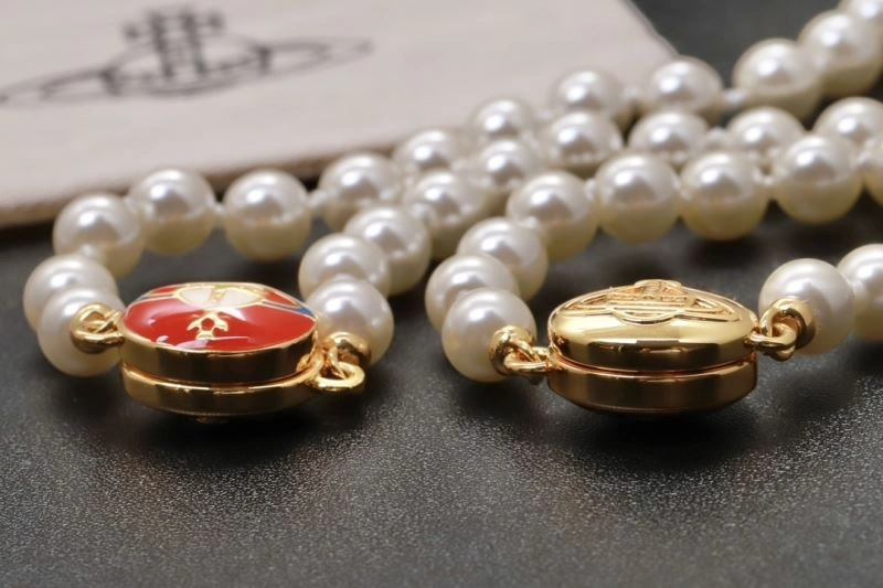 Fashionable Vivienne Westwood Necklaces 214399
