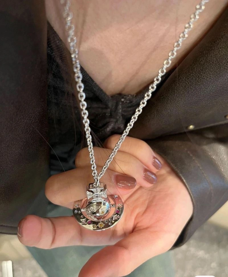 Attractive Vivienne Westwood Necklaces 212774