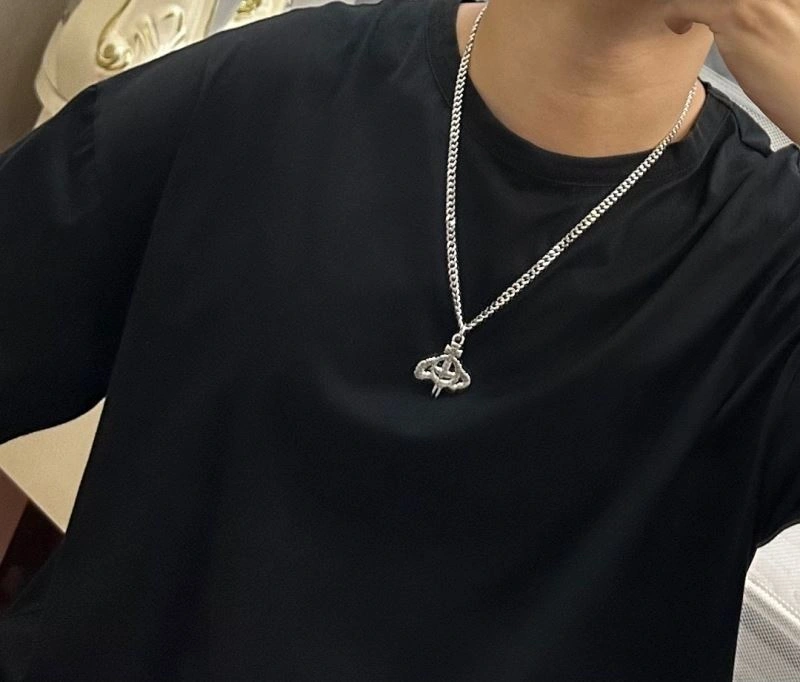 Youthful Vivienne Westwood Necklaces 212709