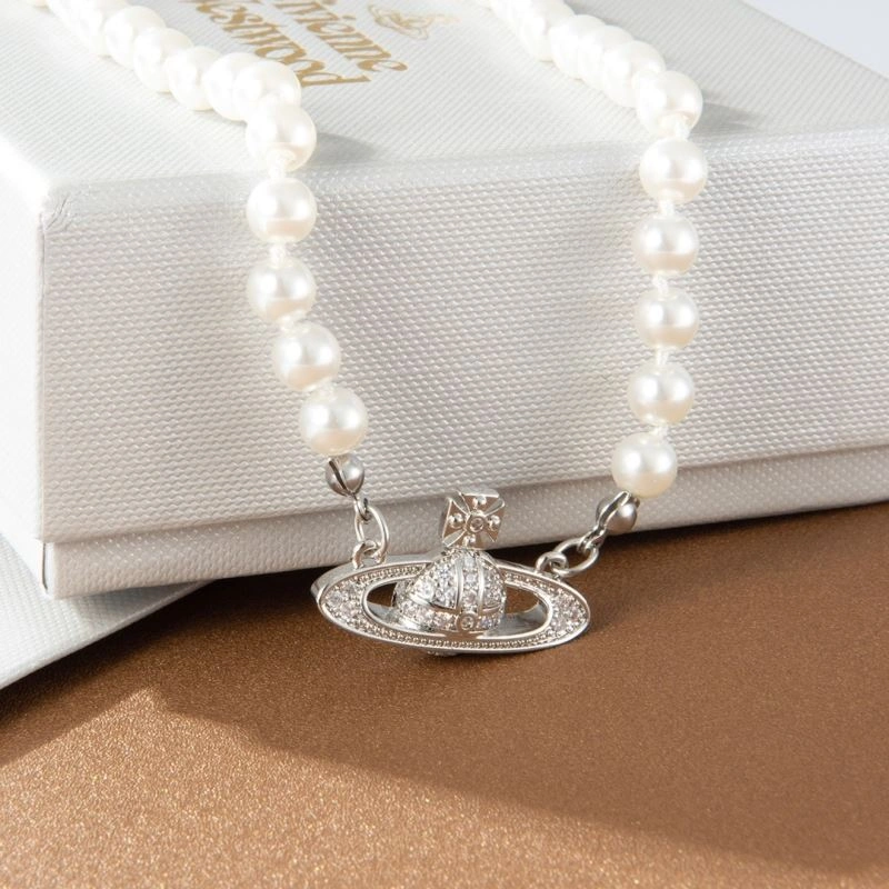 Supportive Vivienne Westwood Necklaces 212484