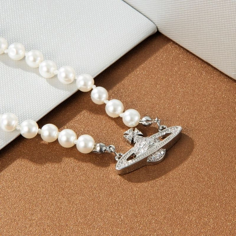 Supportive Vivienne Westwood Necklaces 212484