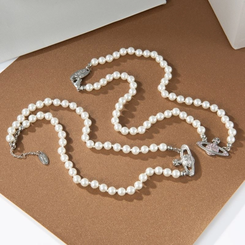 Supportive Vivienne Westwood Necklaces 212484