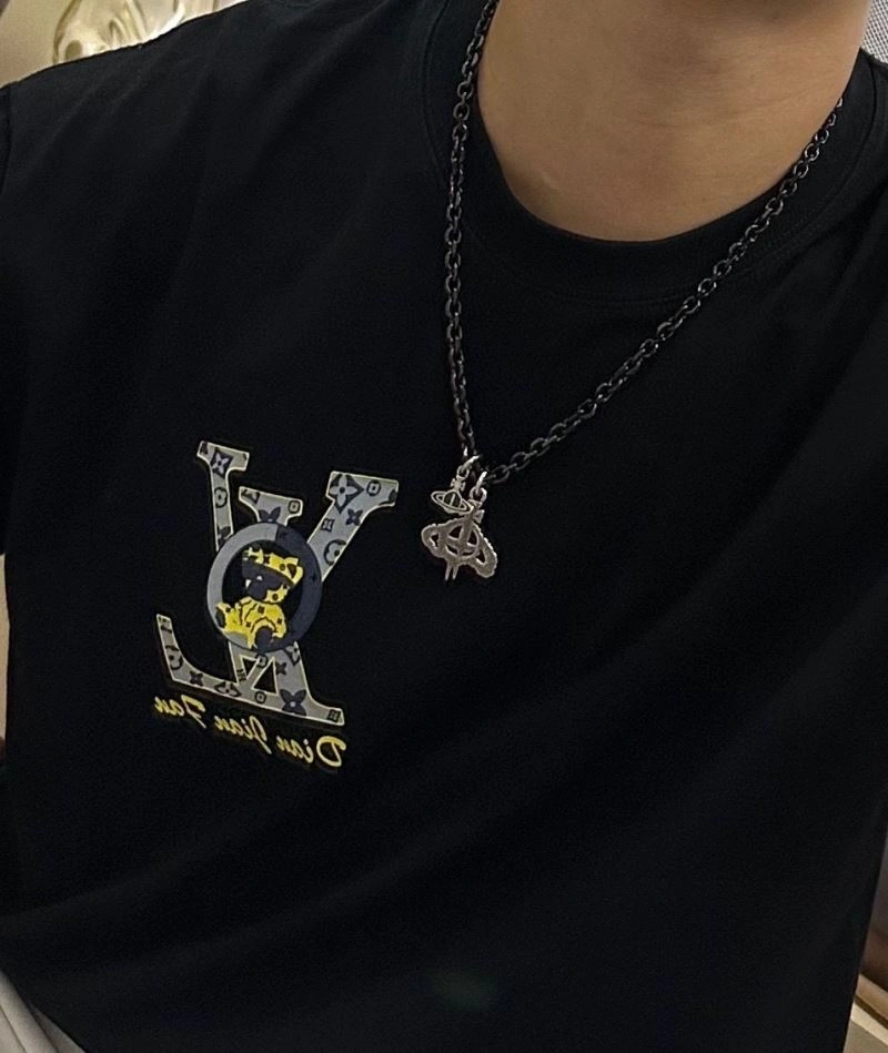 Contemporary Vivienne Westwood Necklaces 211518