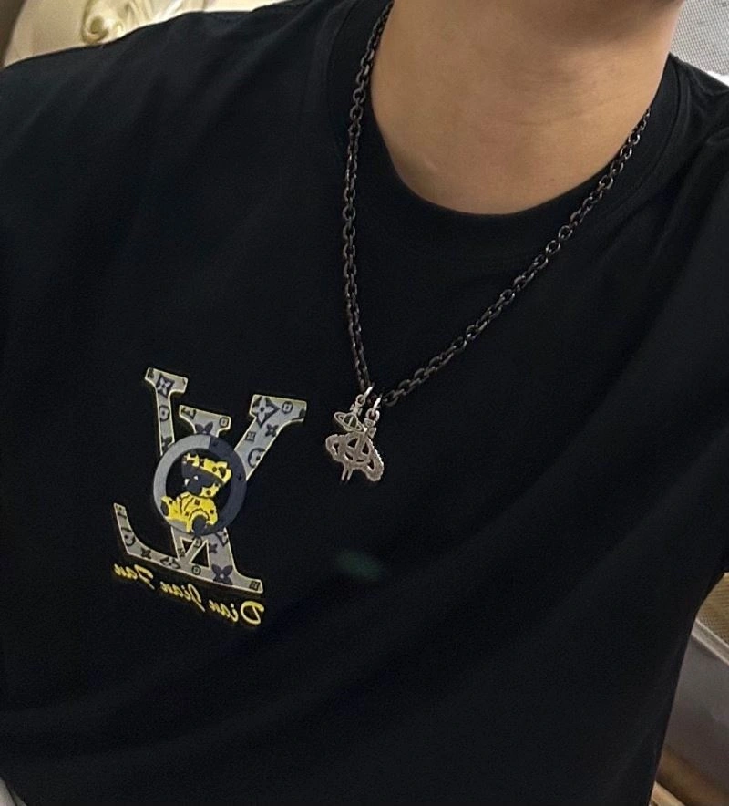 Contemporary Vivienne Westwood Necklaces 211518