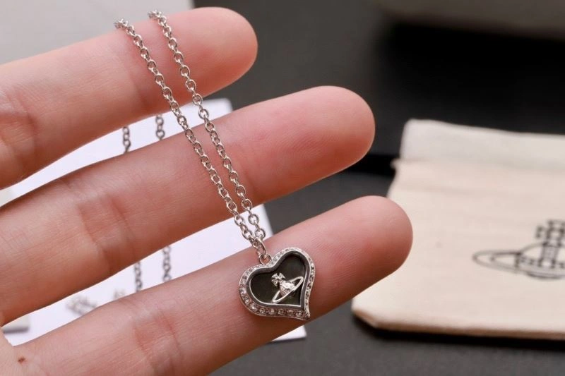 Snug Vivienne Westwood Necklaces 211510