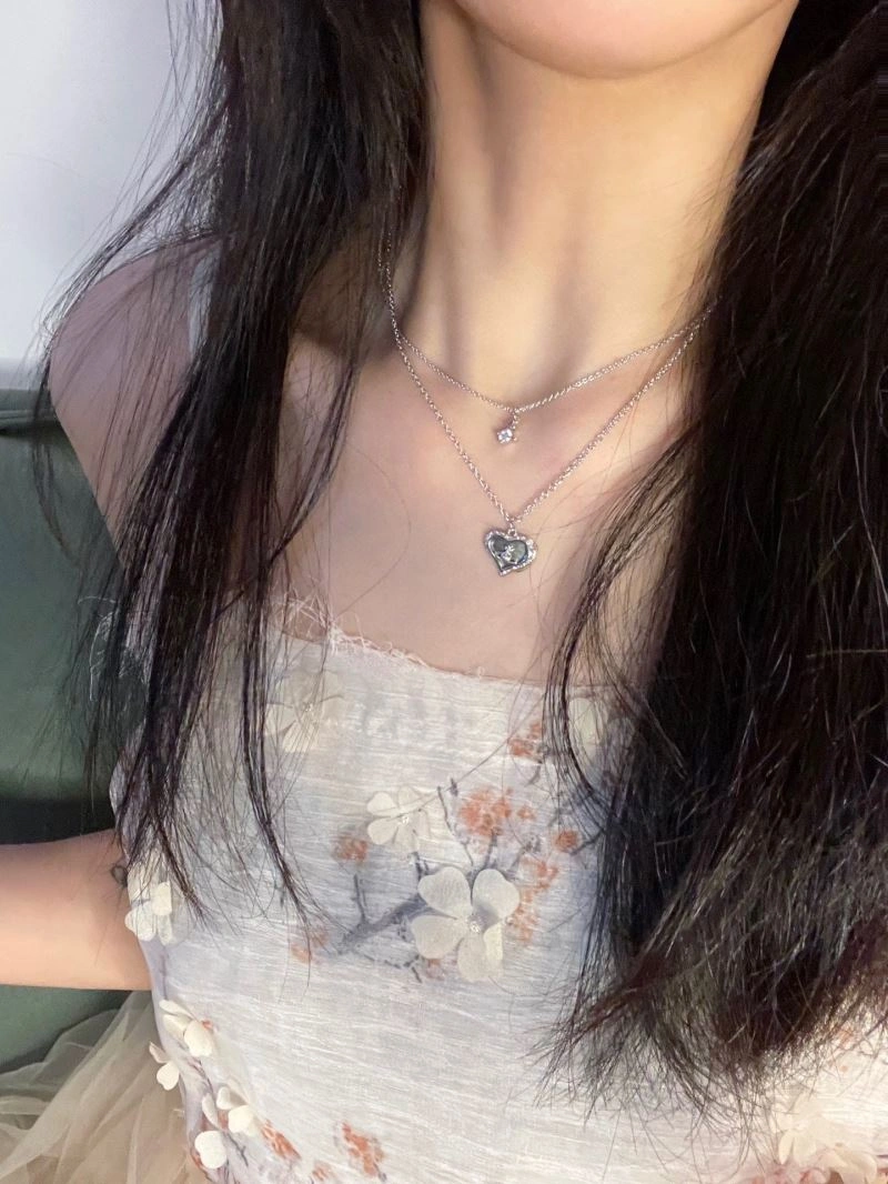 Snug Vivienne Westwood Necklaces 211510