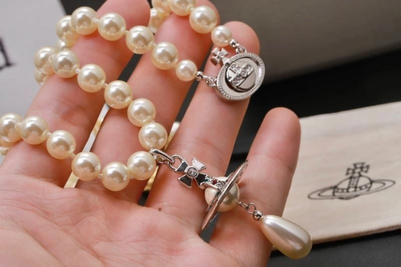 Vivienne Westwood Necklaces Affordable 210977