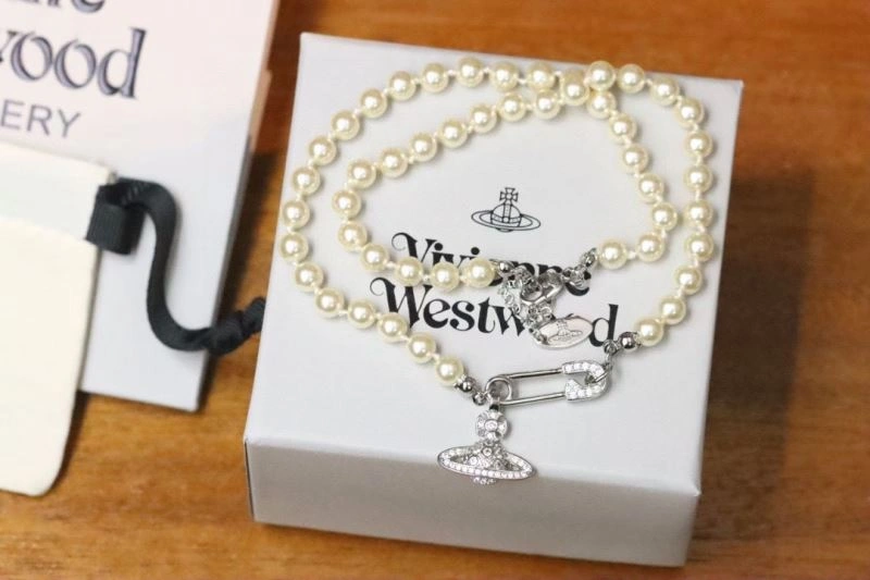 Vivienne Westwood Necklaces Resilient 210970