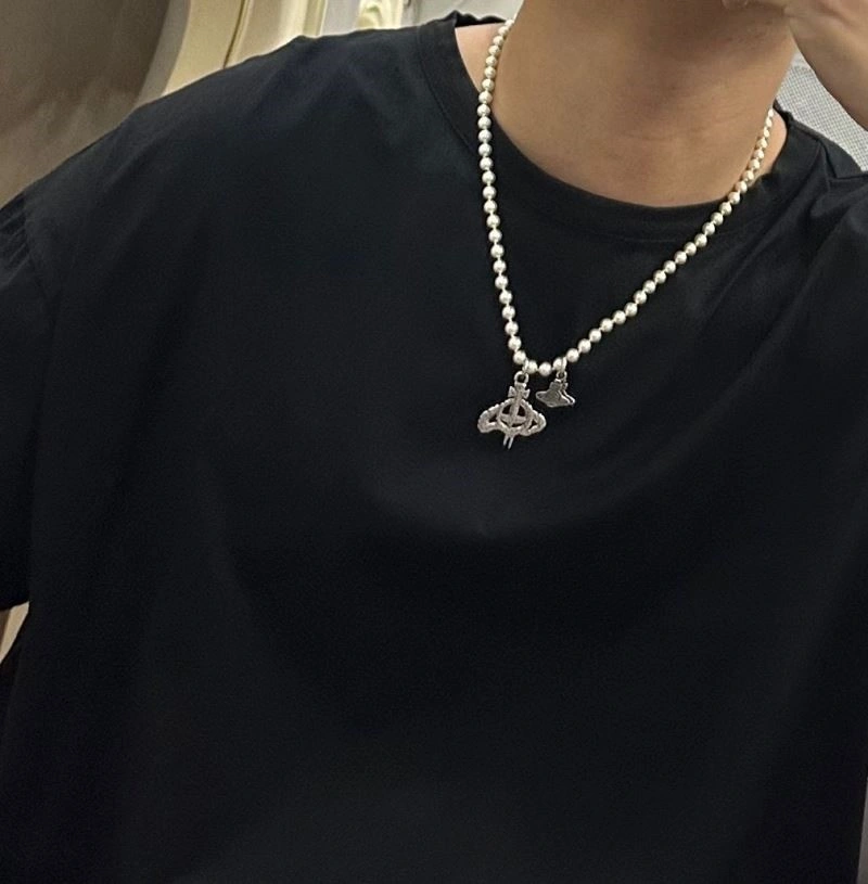 Contemporary Vivienne Westwood Necklaces 210227