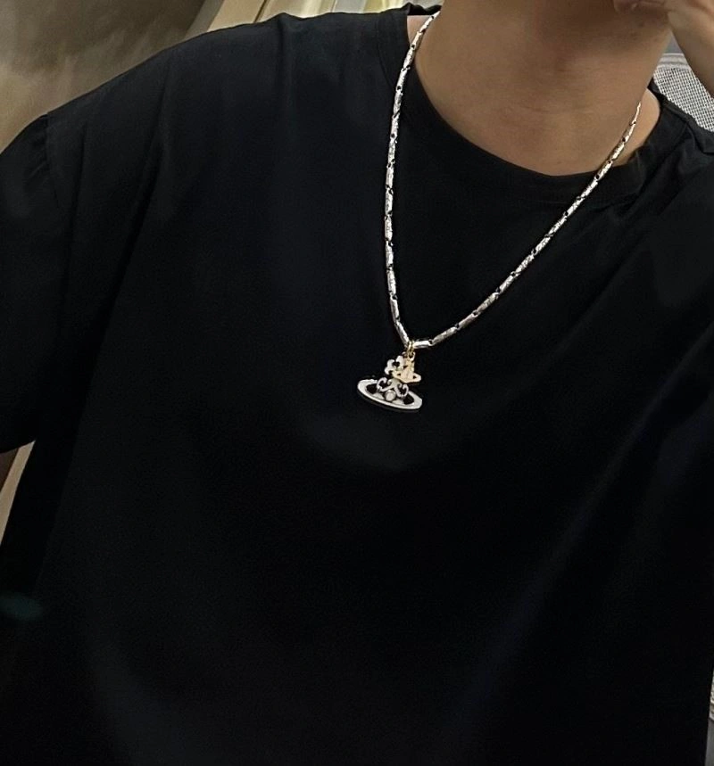 Sophisticated Vivienne Westwood Necklaces 210208