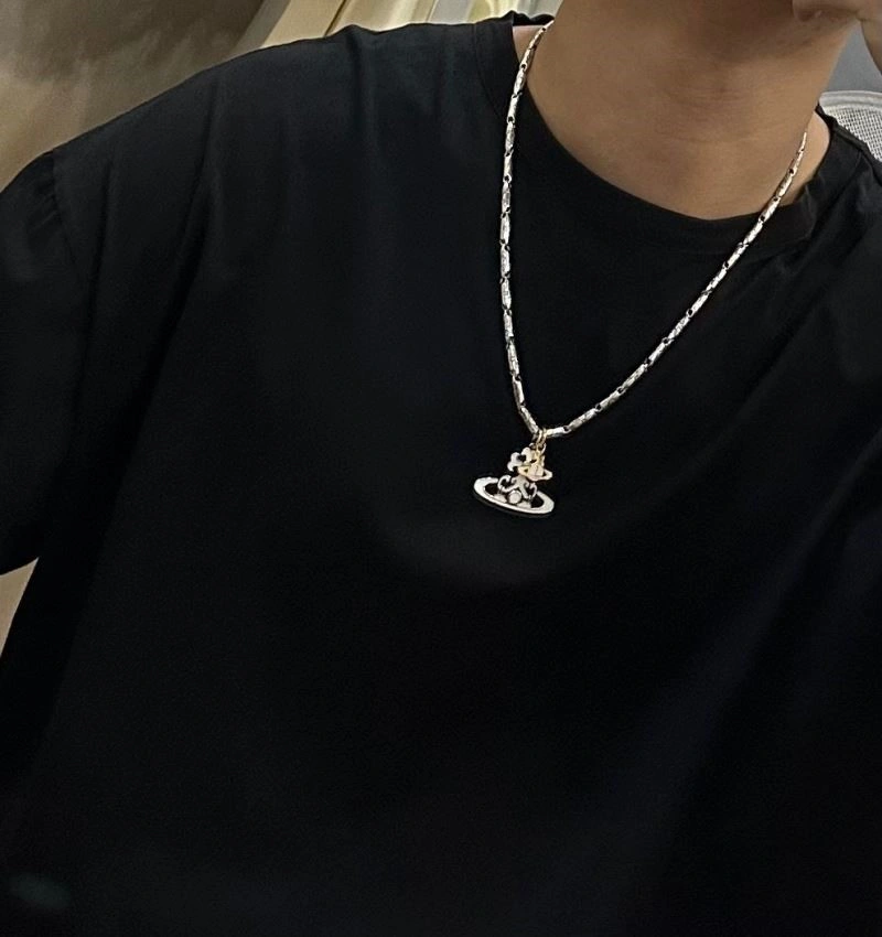 Sophisticated Vivienne Westwood Necklaces 210208