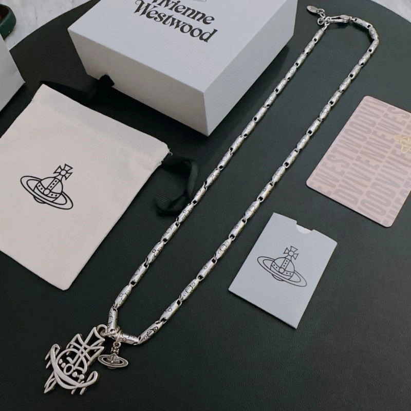 Sophisticated Vivienne Westwood Necklaces 208924
