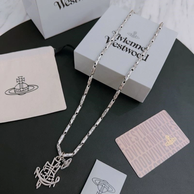 Sophisticated Vivienne Westwood Necklaces 208924