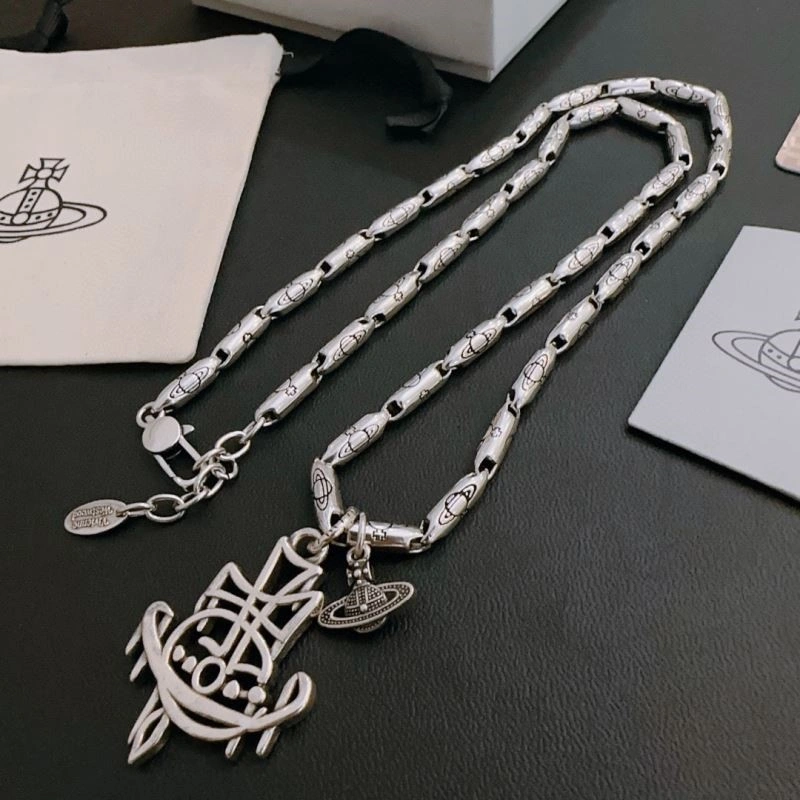 Sophisticated Vivienne Westwood Necklaces 208924