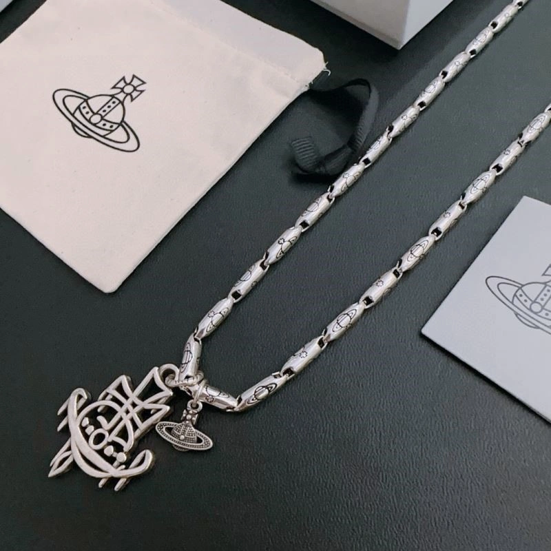 Sophisticated Vivienne Westwood Necklaces 208924