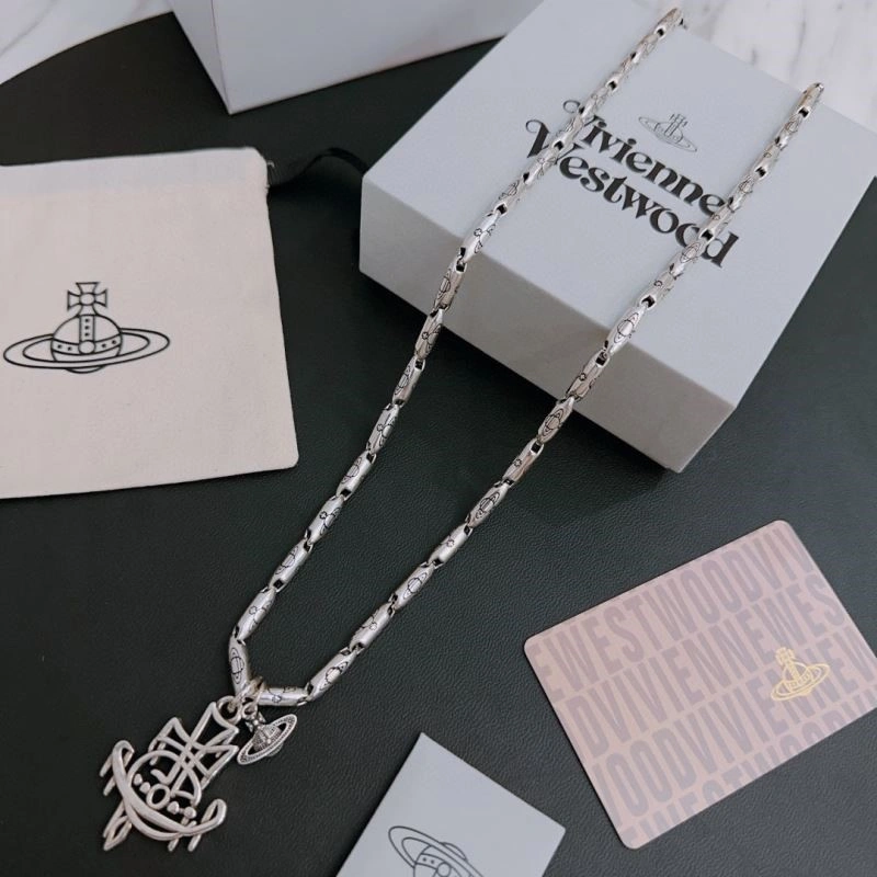 Sophisticated Vivienne Westwood Necklaces 208924