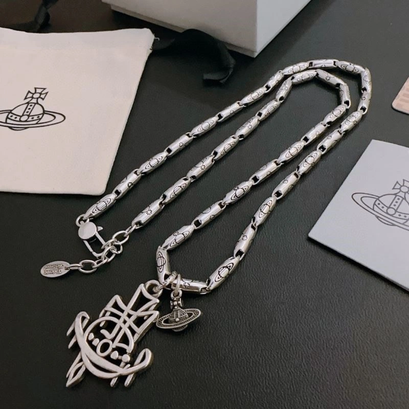 Sophisticated Vivienne Westwood Necklaces 208924