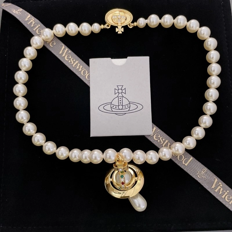 Effortless Vivienne Westwood Necklaces 207612