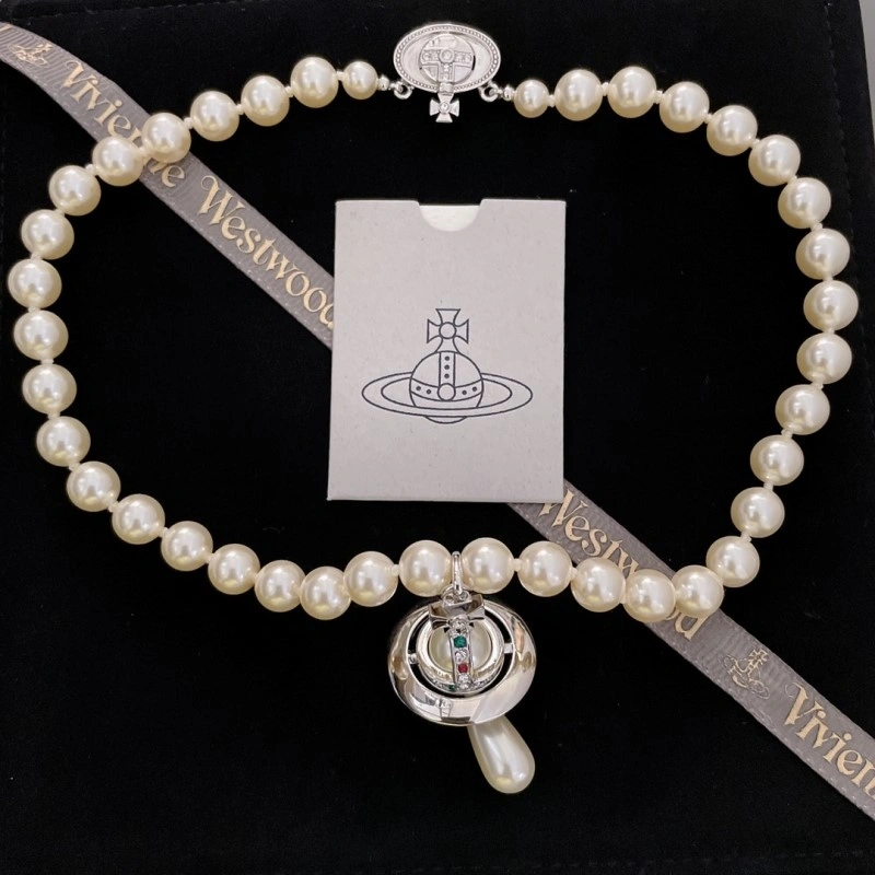 Effortless Vivienne Westwood Necklaces 207612