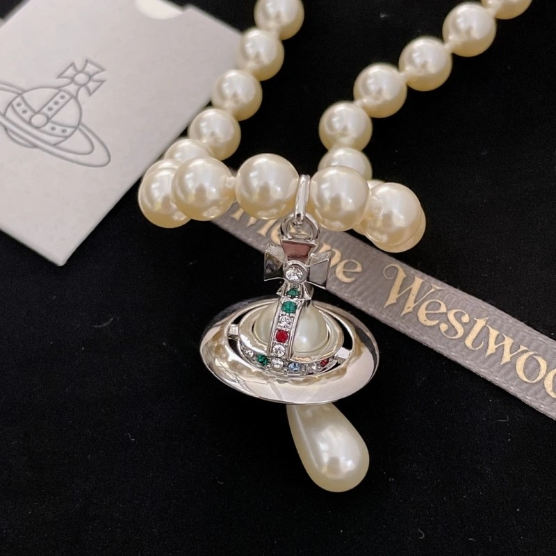 Effortless Vivienne Westwood Necklaces 207612