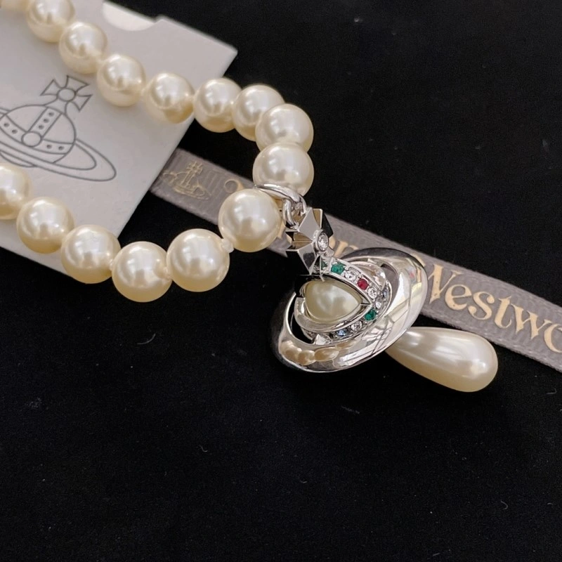Effortless Vivienne Westwood Necklaces 207612