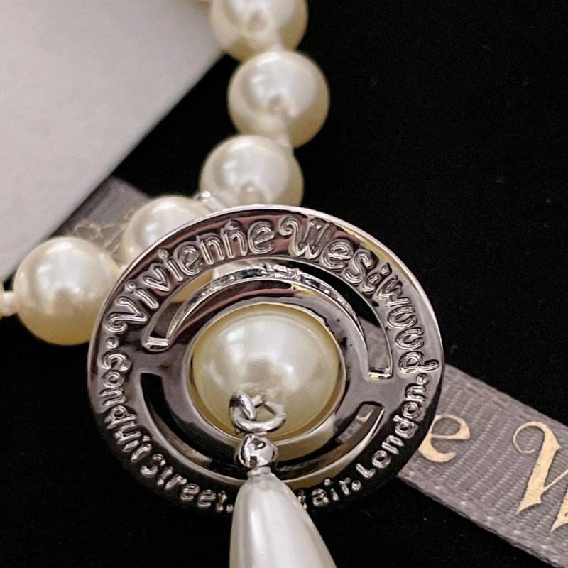 Effortless Vivienne Westwood Necklaces 207612
