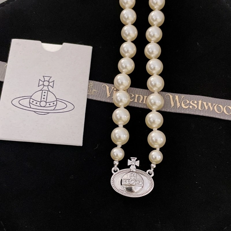 Effortless Vivienne Westwood Necklaces 207612