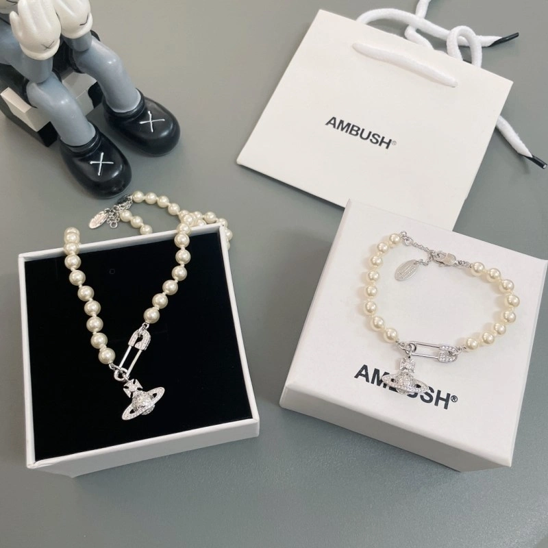 Classic Vivienne Westwood Necklaces 207590
