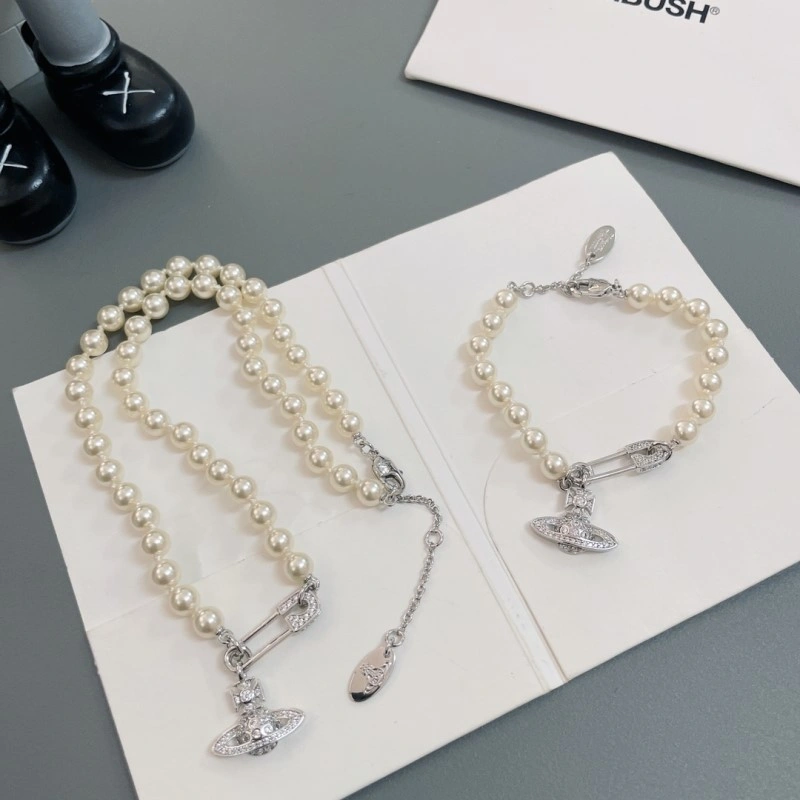 Classic Vivienne Westwood Necklaces 207590