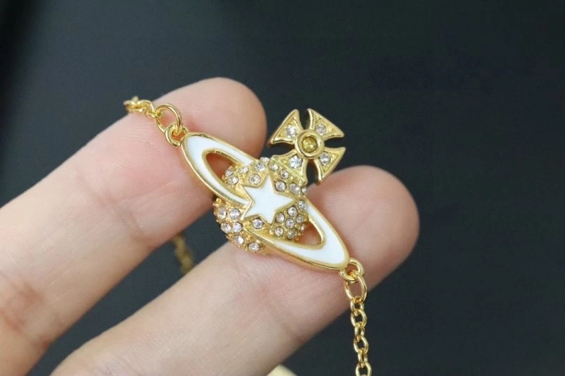 Bright Vivienne Westwood Necklaces 207547