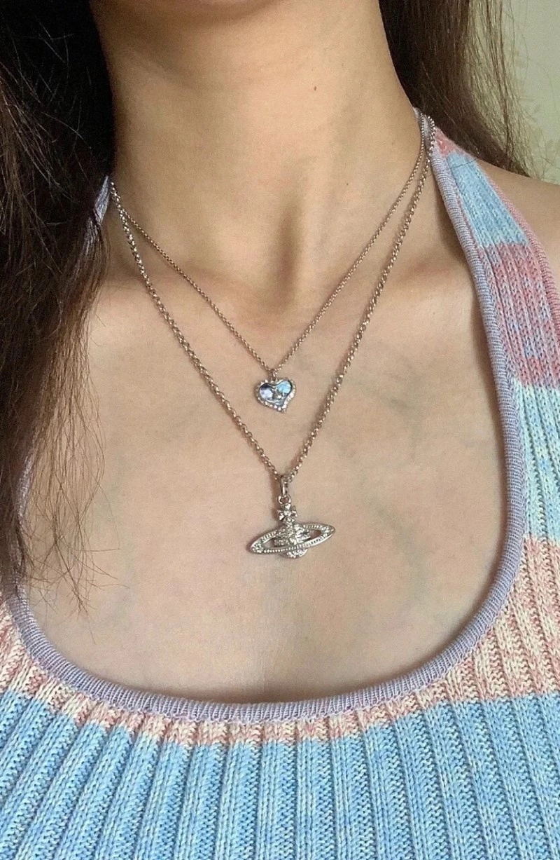 Fashionable Vivienne Westwood Necklaces 207546