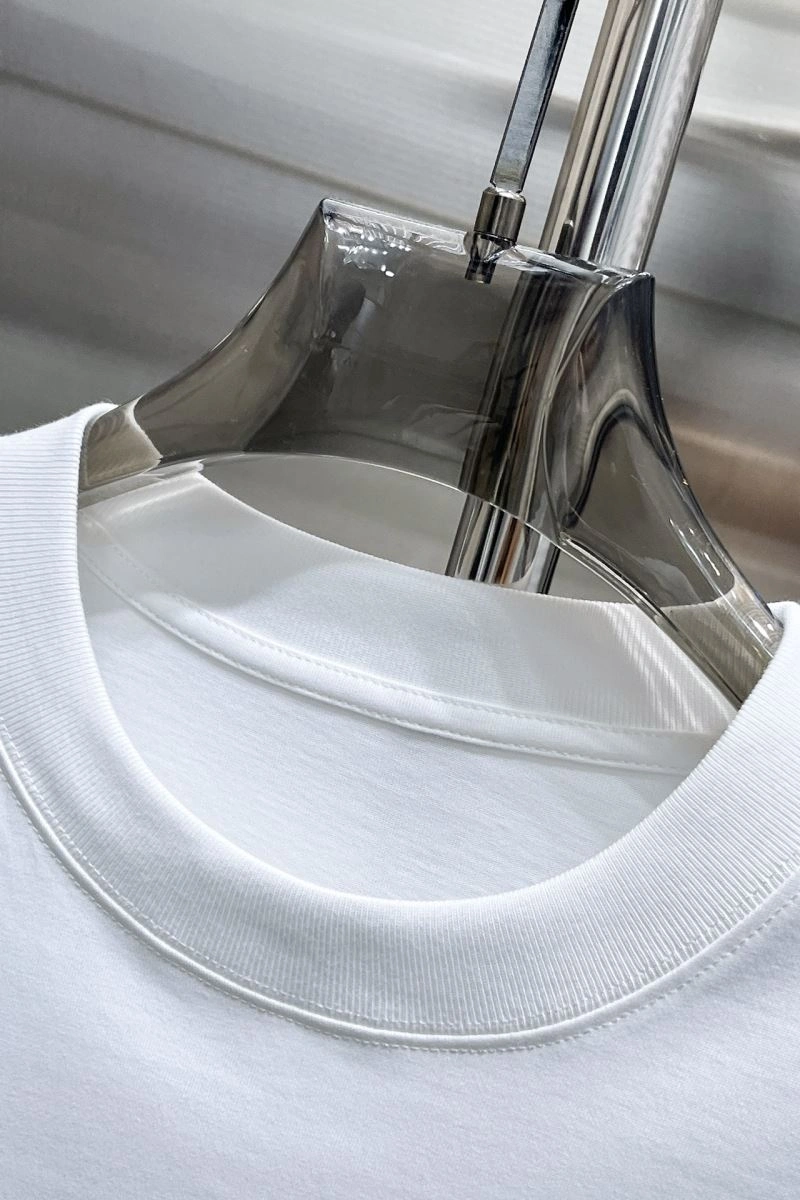 Trendsetting Vivienne Westwood T-Shirts 159023