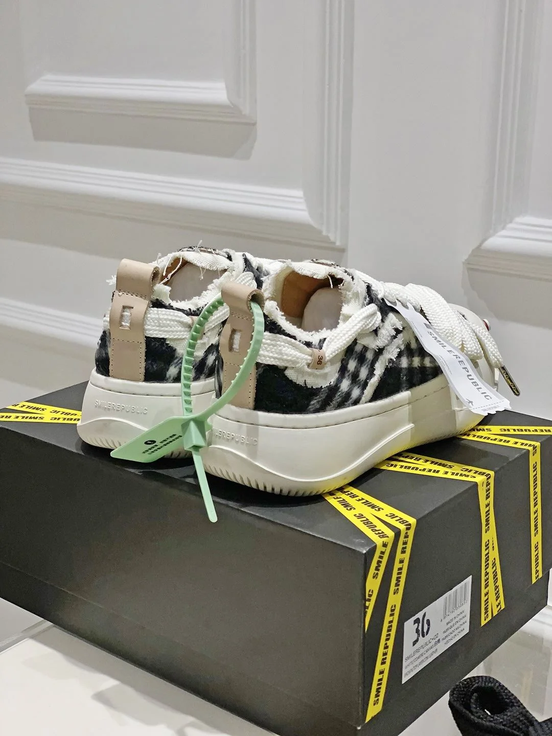 Versatile Xvessel Shoes 7106