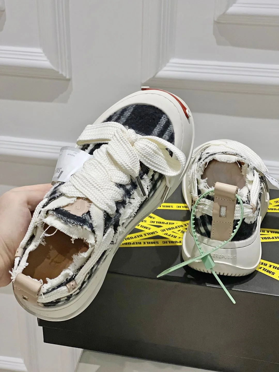 Versatile Xvessel Shoes 7106