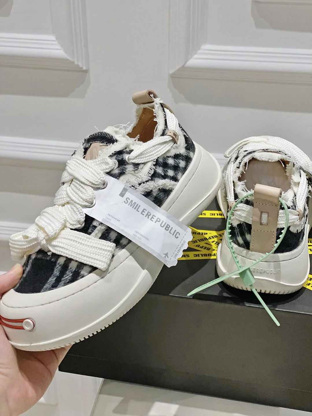 Versatile Xvessel Shoes 7106