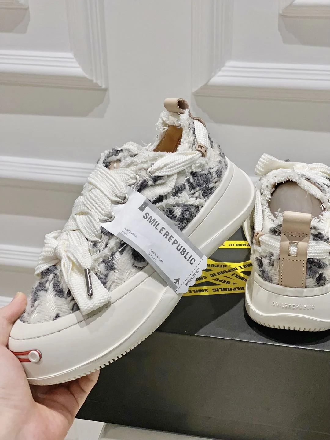 UrbanChic Xvessel Shoes 7081