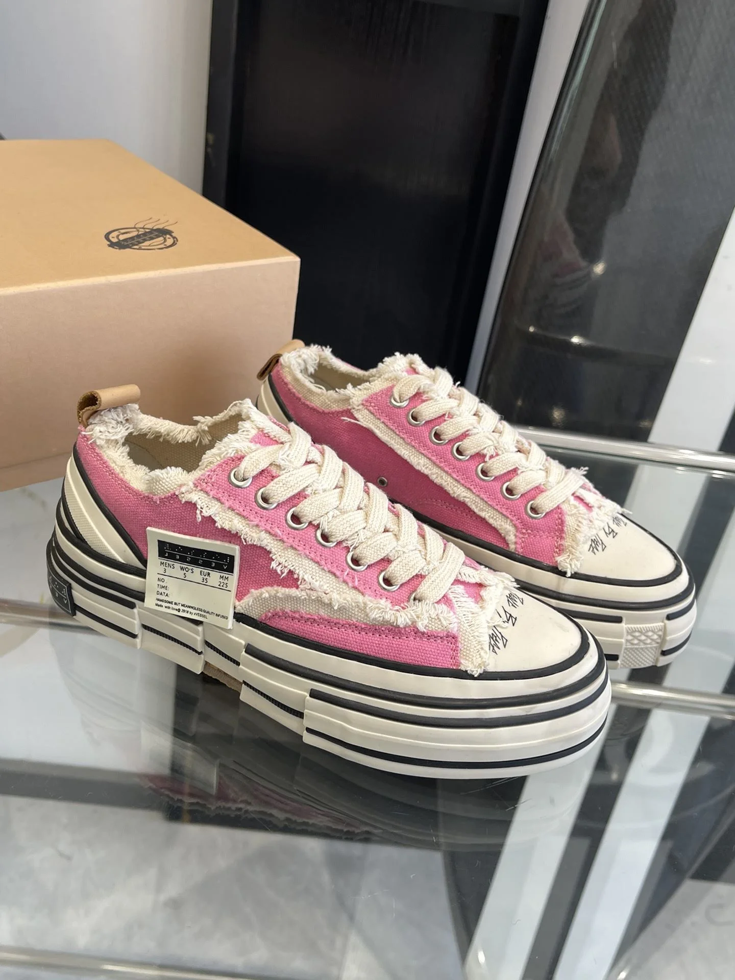 Unique Xvessel Shoes 7089