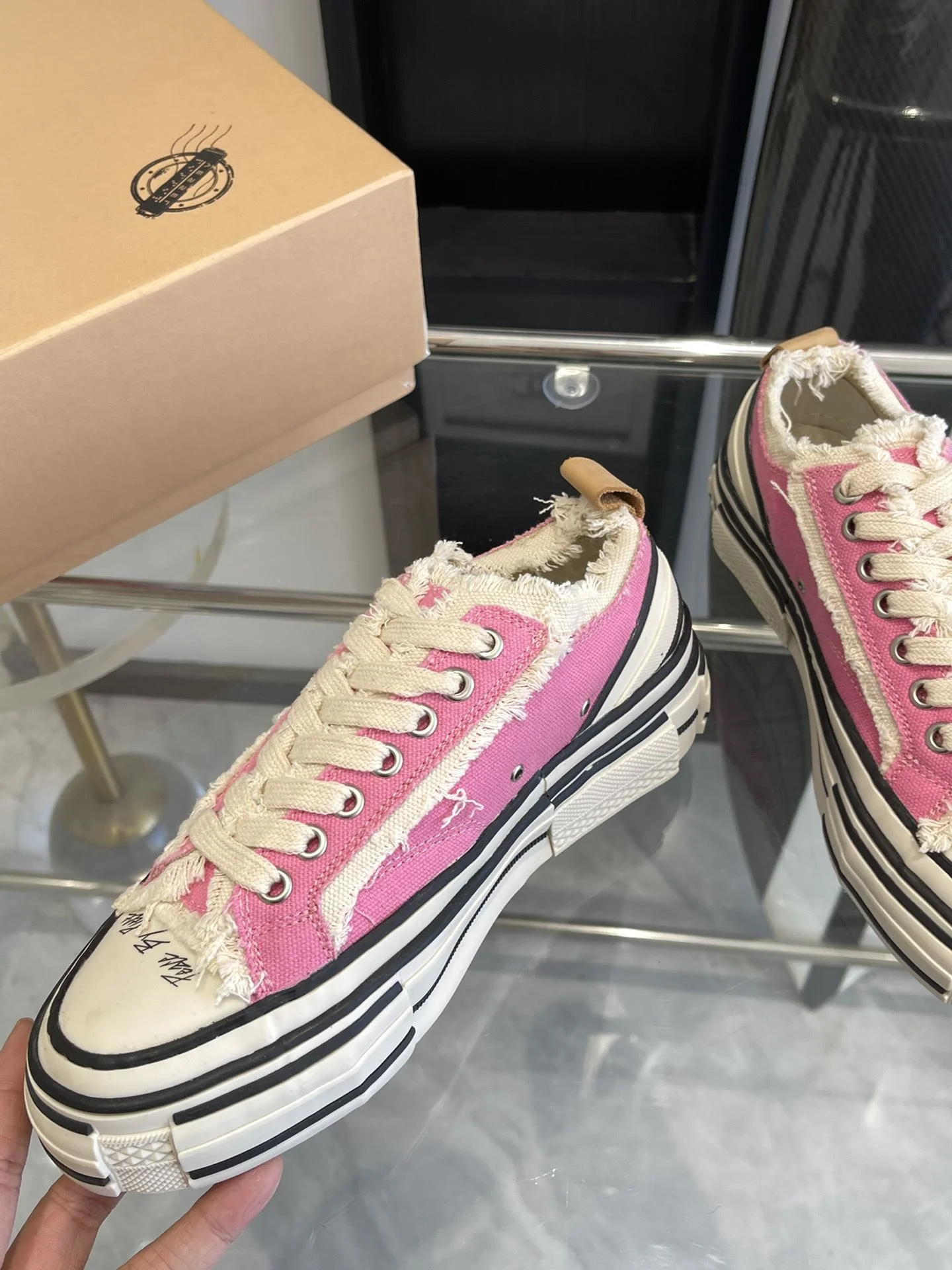 Unique Xvessel Shoes 7089